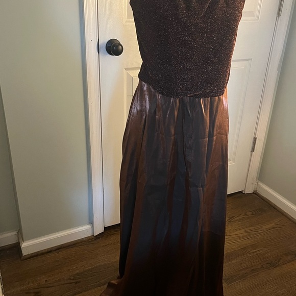 Bronze Elegant Dress Set - Picture 4 of 4